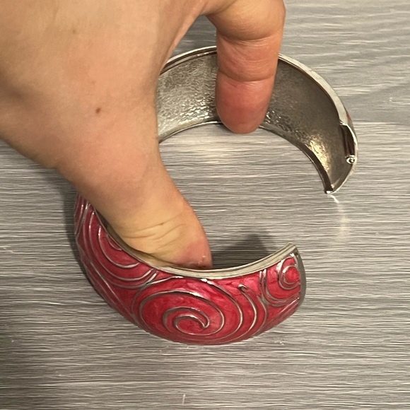 Silver and Pink Enamel Hinged Bangle Bracelet with Swirl Design - Picture 5 of 6